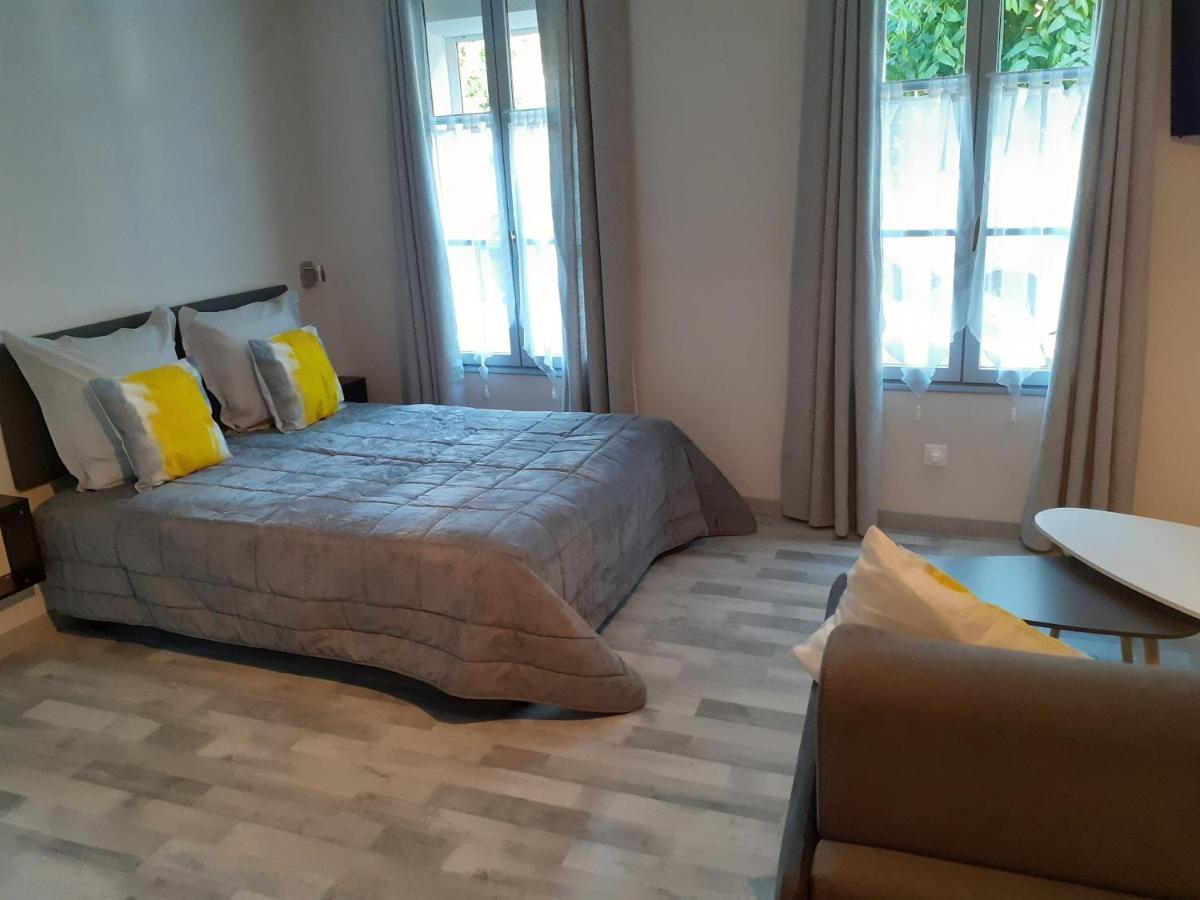 Les Appartements Du Saint Hubert Arcis-sur-Aube Esterno foto